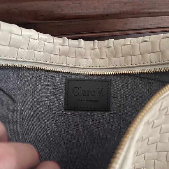 Clare V. GRANDE FANNY
Cream Woven Checker
EUC - Picture 6 of 6